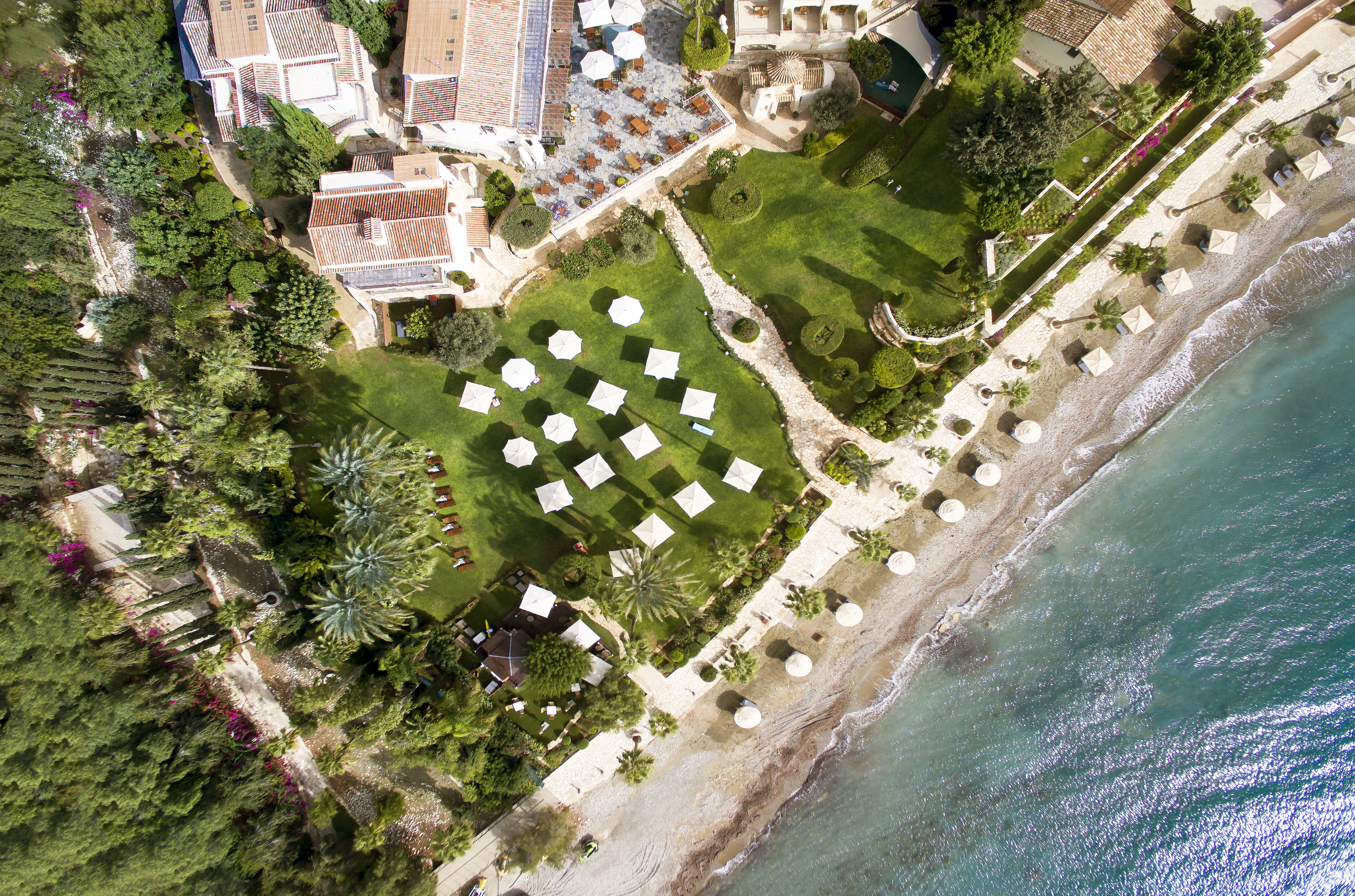 Book your wedding day in Columbia Beach Resort, an SLH Hotel